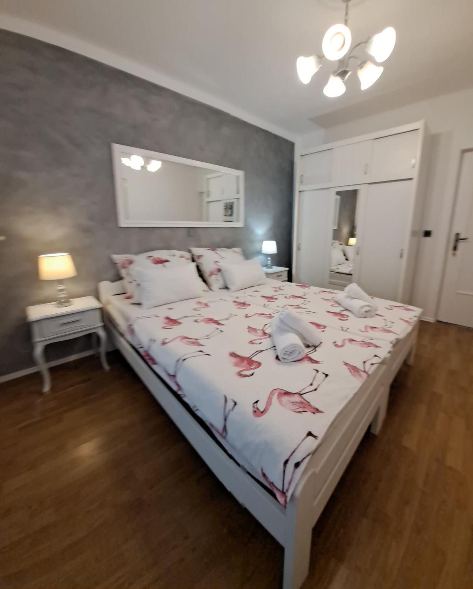 Royal Apartments Sandra Štinjan Eksteriør billede